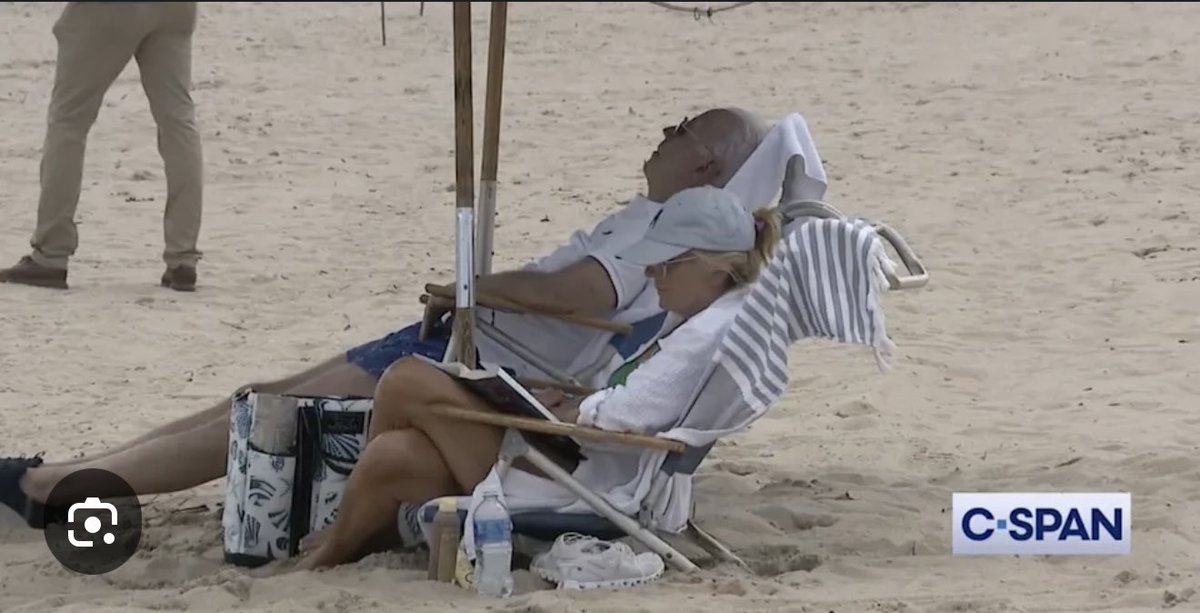 Cheeky Monkey tweet media