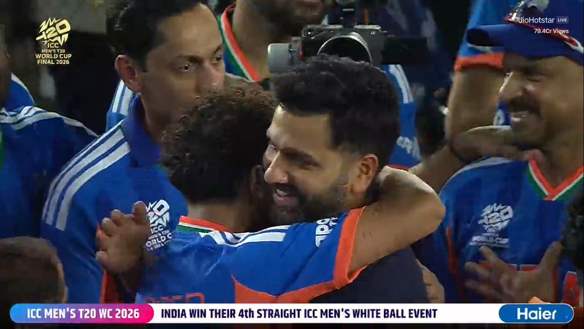 mufaddal_vohra's tweet photo. Kuldeep Yadav and Shivam Dube hugging Rohit Sharma. 🥹❤️ https://t.co/Lj5HuFtlRl