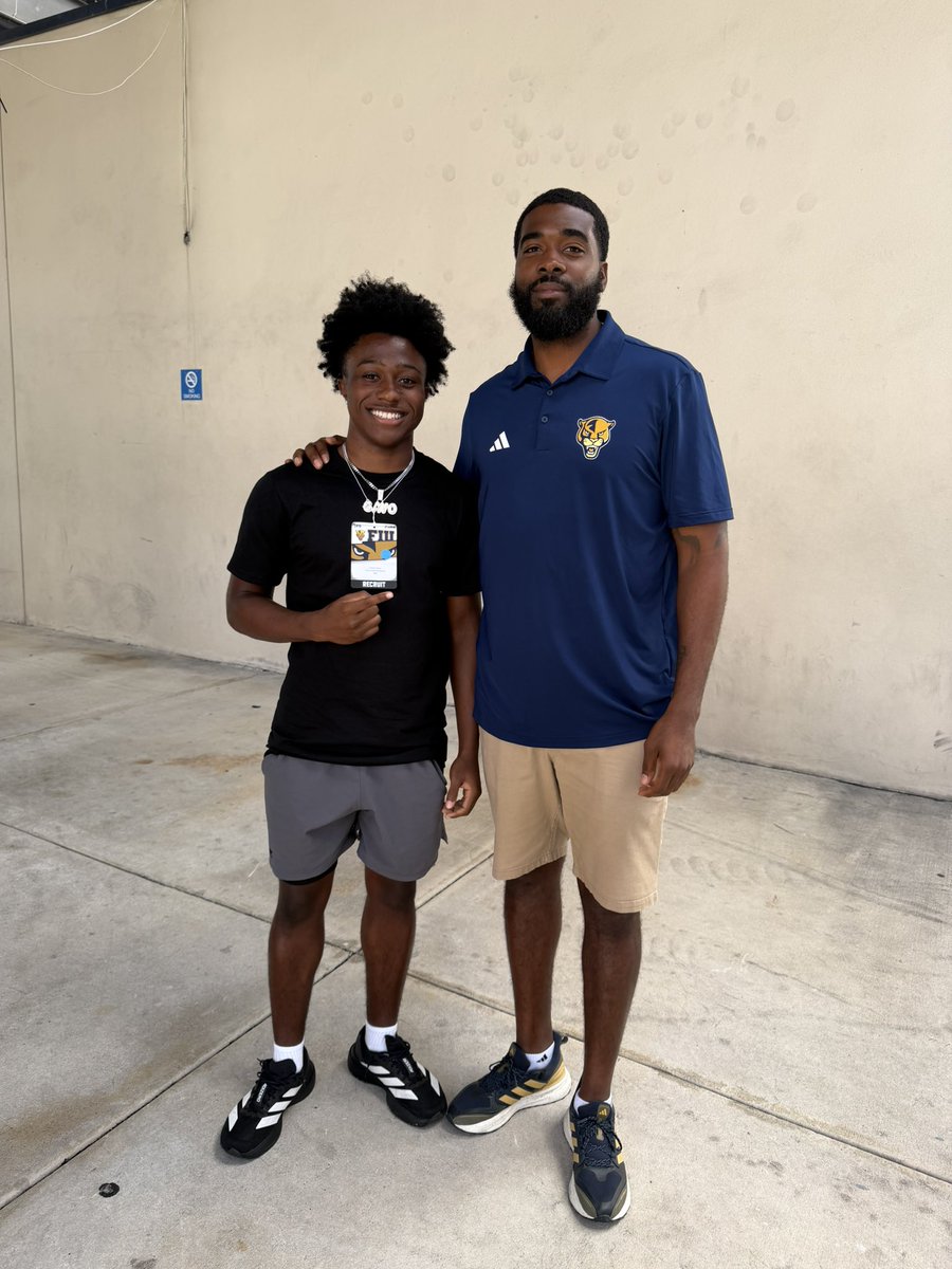 Gavin Davis tweet media