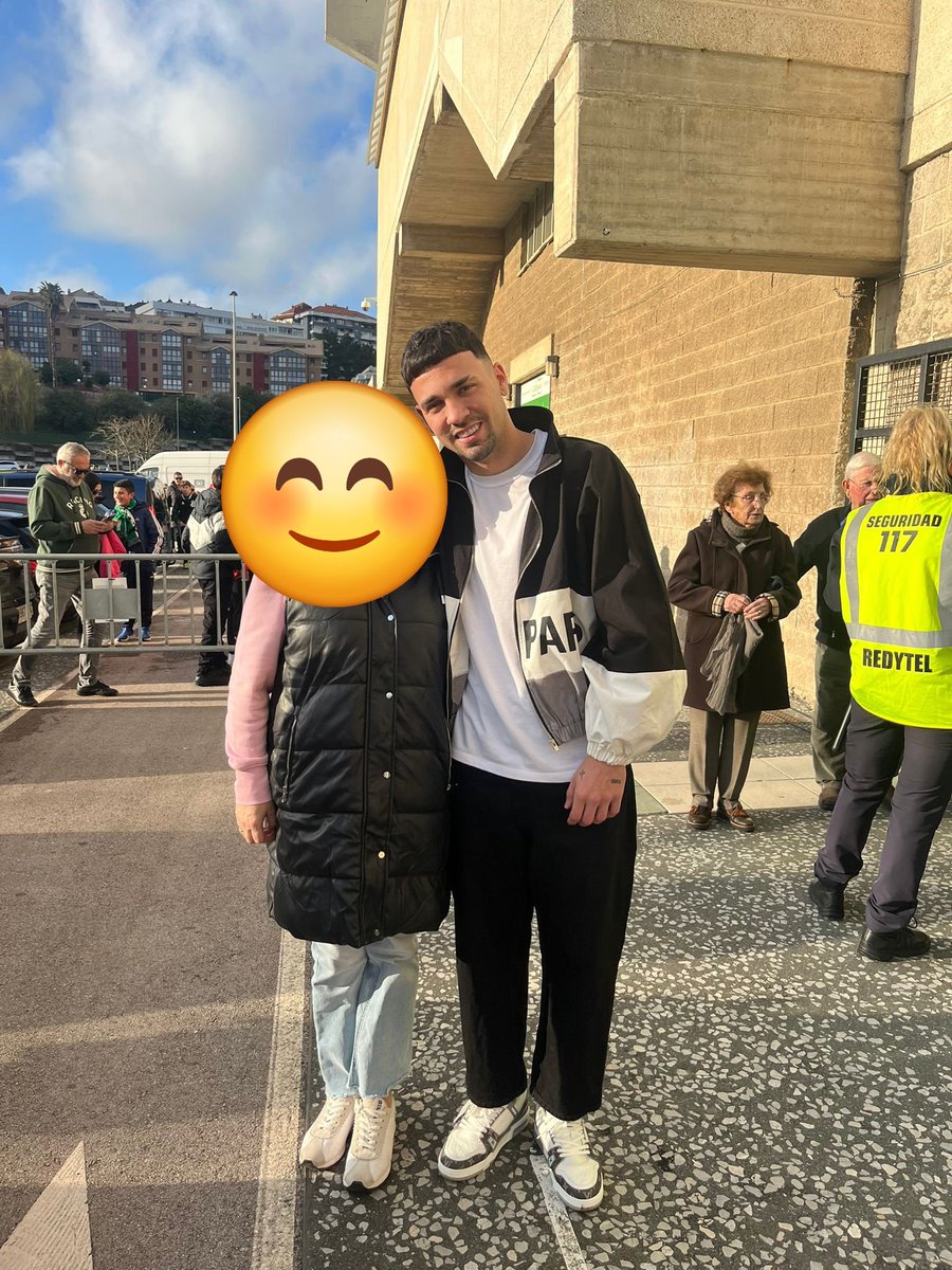 Laura💢 tweet media