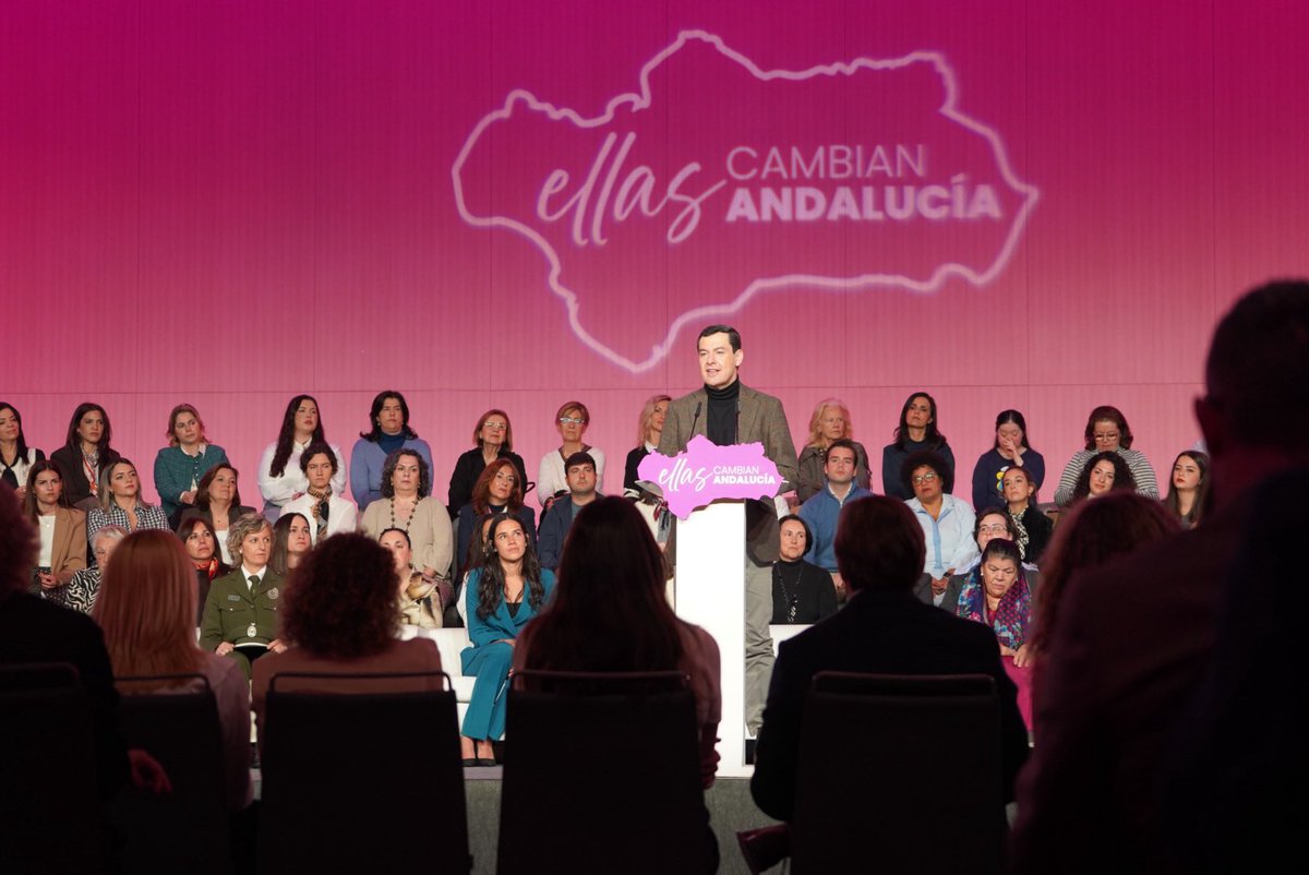 Asistimos a la 8ª edición de los premios ‘Ellas cambian Andalucía’, presididos por <a href="/JuanMa_Moreno/">Juanma Moreno</a>.

Unos premios centrados en reconocer el papel clave de la mujer en la transformación y el progreso de nuestra tierra.

👏🏼¡Enhorabuena a las galardonadas!

#DiaInternacionalDeLaMujer