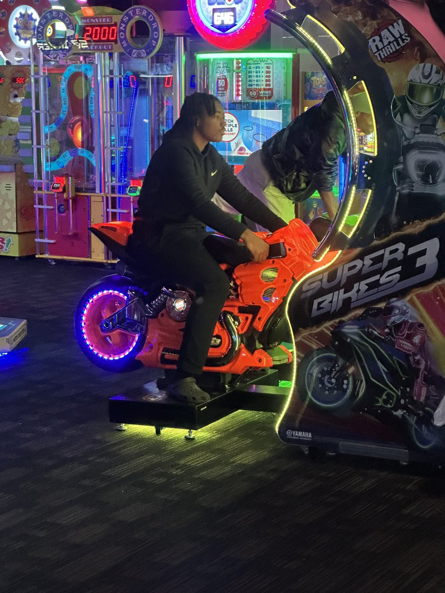 Alex Curvin Jr tweet media