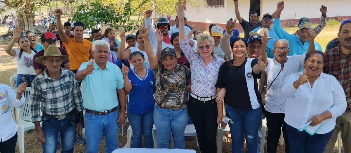 #08Marz2026|La dirigencia de AD Resistencia Apure, junto a nuestra líder <a href="/miriamdmontilla/">Miriam de Montilla</a>,recorre el Alto Apure.Desde Mantecal y La Estacada en el mcipio Muñoz, ratificamos nuestro compromiso total con <a href="/MariaCorinaYA/">María Corina Machado</a> Unidos por la libertad🇻🇪#UnidadPorelBiendeTodos
<a href="/DanielTiradoP/">Daniel Tirado Perez</a>