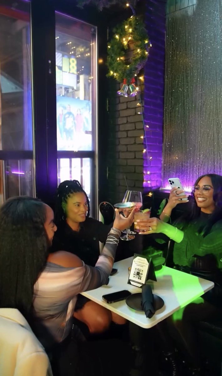 TimesSquareNYC's tweet image. Happy International Women’s Day in #TimesSquare! 🌟 We’re continuing to celebrate Women’s History Month by highlighting women-led businesses and special deals in the ♥️ of NYC 👯‍♀️

Lagos NYC 
Pulperia TS | Women-led and special March event