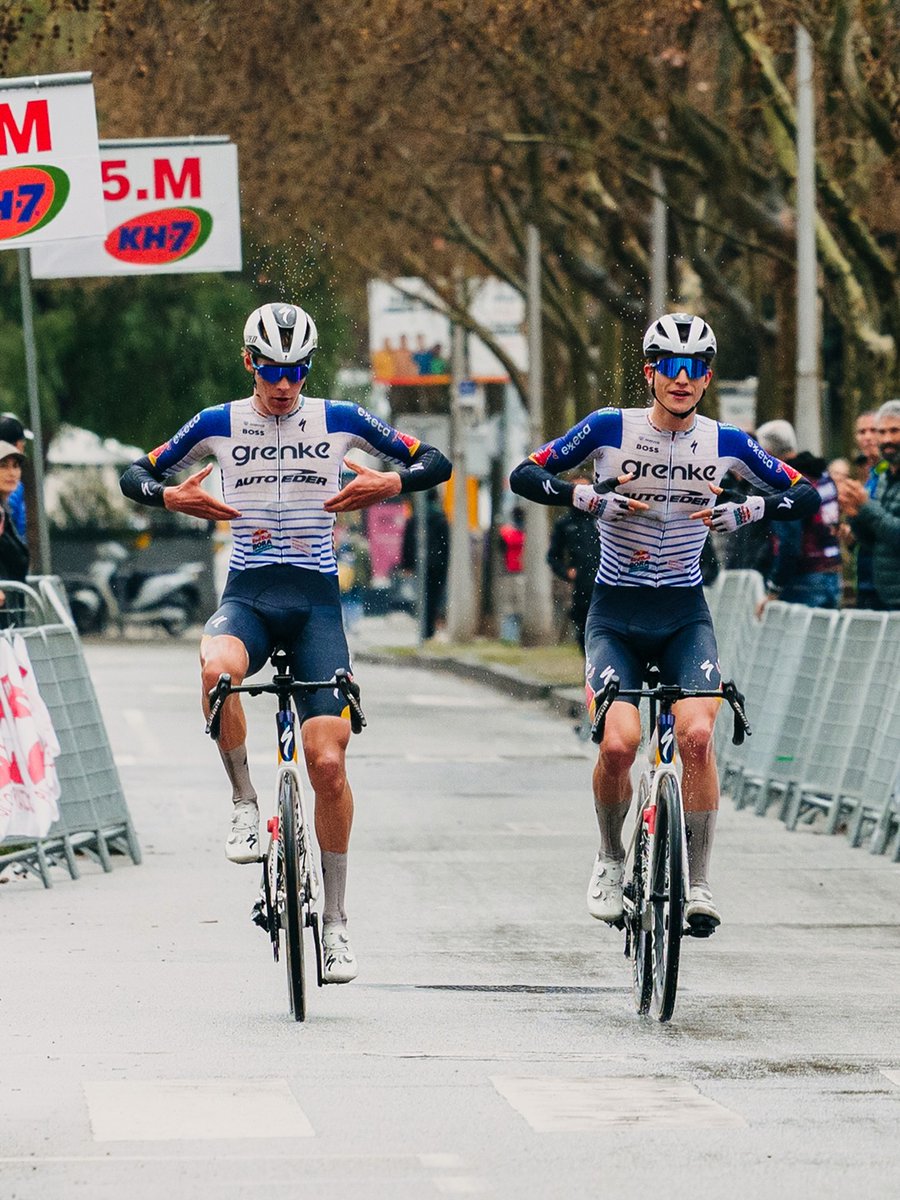 RBH_ProCyclingF's tweet image. #Juniors Magnifique doublé en Espagne avec Julius Løvstrup Birkedal devant Enzo Hincapie ! 🥳

Présents dans une échappée à 4 (avec Joshua Johnson 9ème) nos deux coureurs sont sortis dans le final pour franchir la ligne ensemble. Georgs Tjumins est 4ème, Sander Willems 7ème. 👏