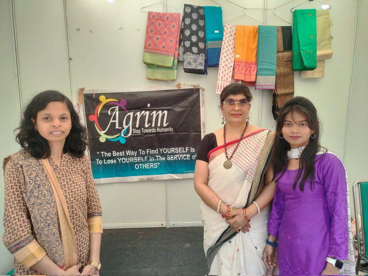 AgrimTrust's tweet photo. आज अंतर्राष्ट्रीय महिला दिवस के पावन अवसर पर हमारी सामाजिक संस्था “अग्रिम ट्रस्ट” द्वारा
जन कल्याण उत्सव एवं स्वदेशी महोत्सव के अंतर्गत आयोजित महिला उद्यमी हाट में साबुन एवं साड़ी का स्टॉल लगाया गया है।
बाबा खड्ग सिंह मार्ग, हनुमान मंदिर, कनॉट प्लेस, नई दिल्ली https://t.co/q1jRdbvmqN