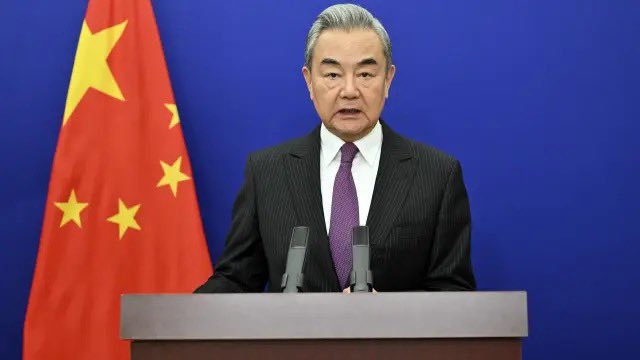 🇨🇳🇹🇼 | China eleva la tensión y asegura que Taiwán «nunca fue, no es y nunca será un país».

El ministro de Asuntos Exteriores chino ha indicado que las autoridades de su país no permitirán que «ningún individuo ni fuerza» separe a Taiwán de China.