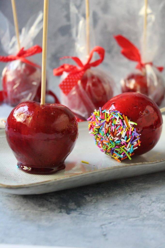EladMeier's tweet photo. 🍎#LaManzana confitada es el dulce de mi infancia. 🍬Los dulces de antaño te transportan a ella, Dulce nostalgia🧁. Algunos se sienten jóvenes en su mente y otros niños de corazón💓.
👦🏻🙏🏻#LaInfancia forma en parte quién eres hoy
📚#LíneaColoridaInfantil🎂
✨🌈🎠💚🤎🧡❤💖
🦄🍏#El https://t.co/LwnlGpj6LJ