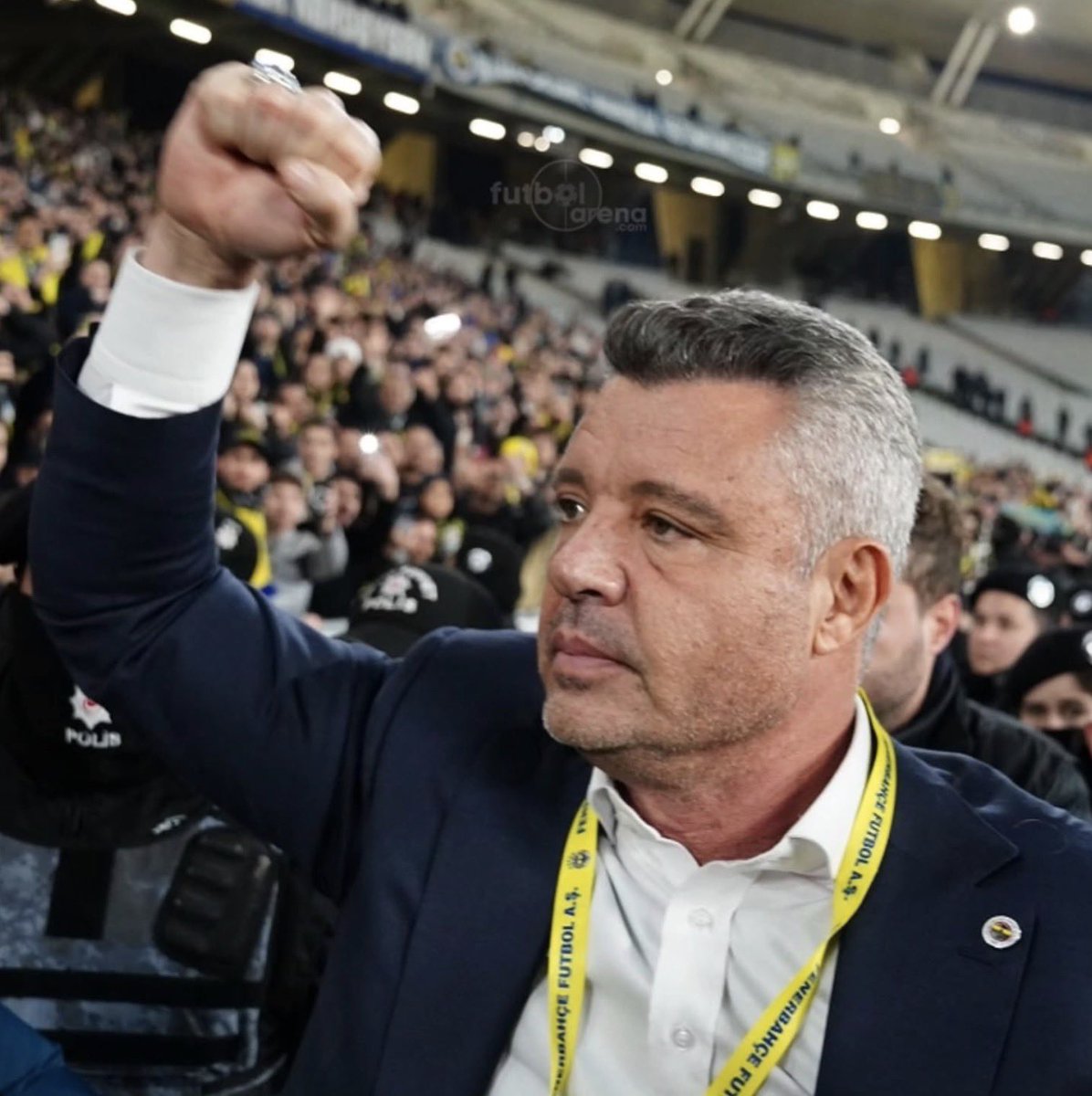 #FBvSAM en çok zoruma giden ne biliyor musunuz bu şeref yoksunları yüzünden Fenerbahçe'nin bir senesi daha çöp oldu. Tedesconuzu da alın s*ktirin gidin. Operasyon çocukları.