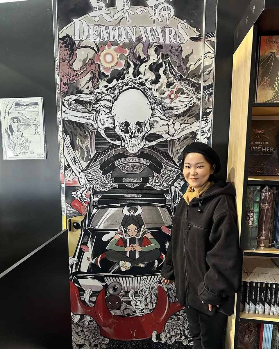 MangaPaniniEsp's tweet photo. #8M #autoras
PEACH MOMOKO
Acualerista multidisciplinar nacida en Kumagaya. Con su arte-fusión, ha dibujado cientos de portadas variantes, la serie Ultimate X-Men y ganado dos premios Eisner y un Ringo. Su Momokoverso reinterpreta Marvel a través del folclore japonés. https://t.co/a2NpFtEIyV