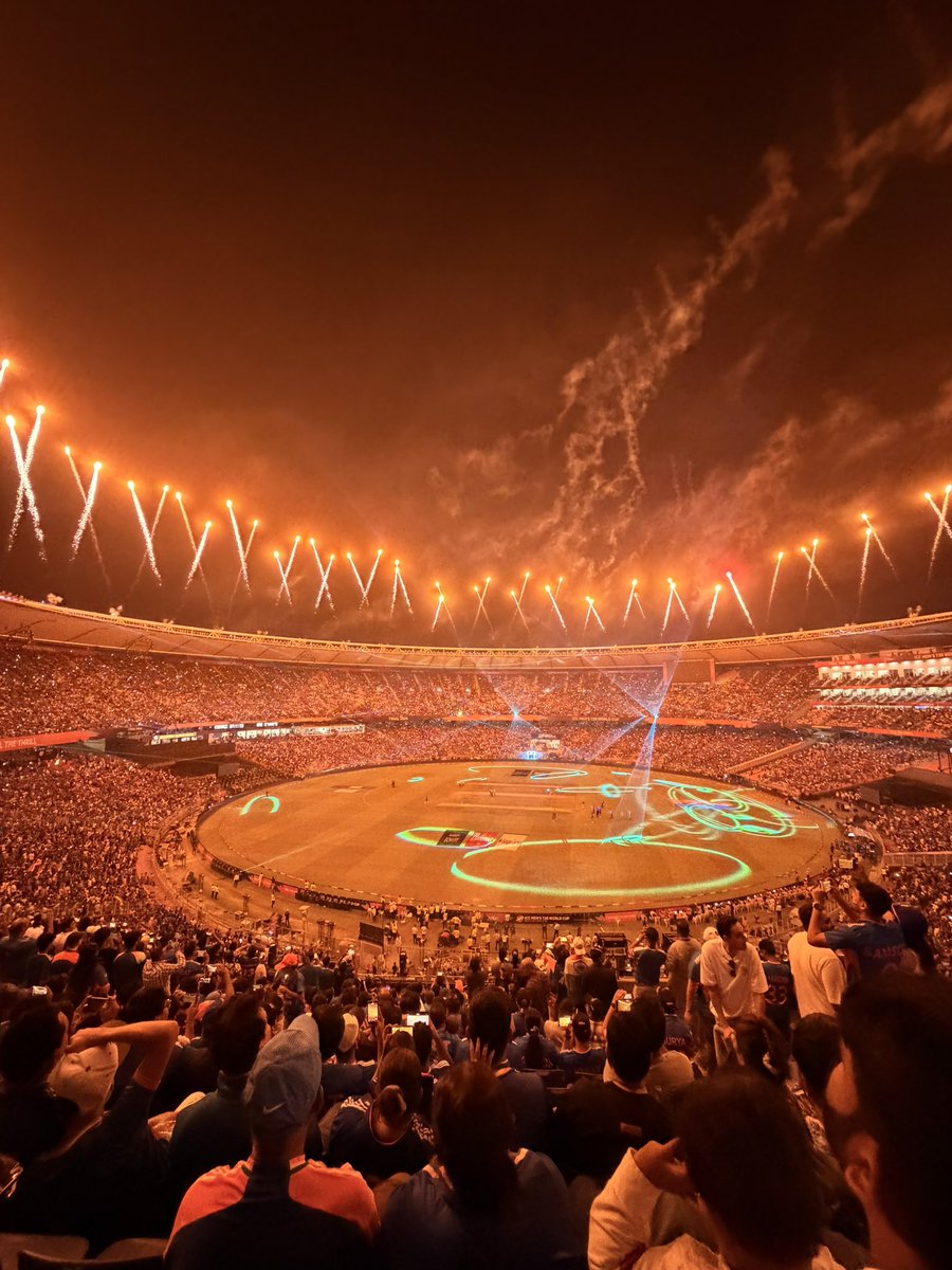 thisisksa's tweet photo. Congratulations To Team 🇮🇳💙

What a match to witness with over 1 lakh people 🔥

The ambience was too good and with everyone singing Vande Mataram together = Total Goosebumps Moment ✨

#T20WorldCup #IndiaVsNewZealand https://t.co/SKYisd5Q4l