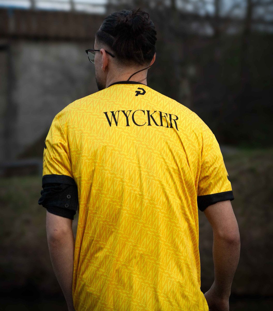 1P Esport tweet media