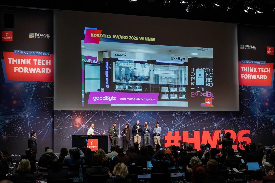 MDA_Technology's tweet photo. GoodBytz wins the ROBOTICS AWARD 2026! 🤖

• Award-winning automated robotic kitchen system
• AI-powered &amp; flexibly deployable
• Solution to labor shortages in gastronomy &amp; large-scale catering

👉 Learn more: https://t.co/HJOykzvo6C

#HANNOVERMESSE #Robotics #vfv26 https://t.co/yKcjrtTyH2