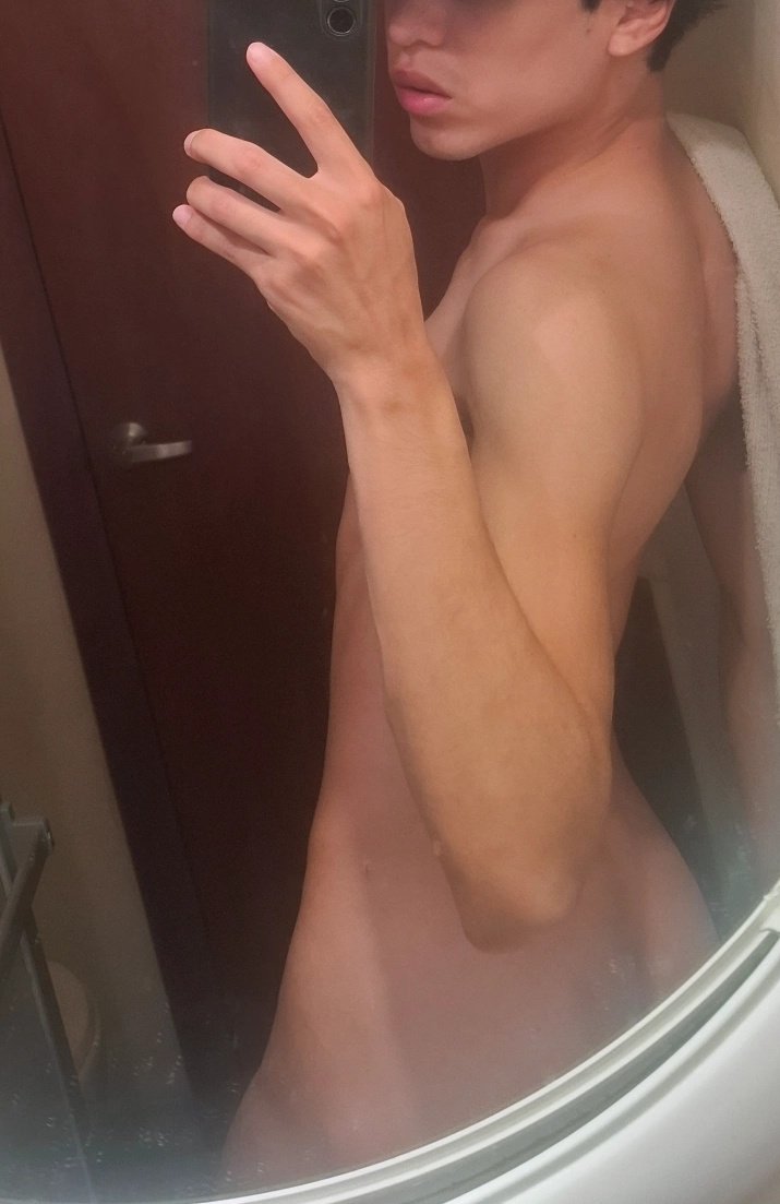 theshydann tweet media