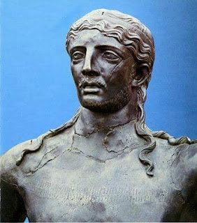 كل يوم معلومة 💡
"لم يكن مجرد ملك، بل كان مهندس الوحدة اليمنية الأولى. شمر يهرعش، الملك الذي طوعت له الجبال والوديان، وبسط نفوذه من أطراف حضرموت إلى أعماق تهامة، ليكون أول من حمل لقب 'ملك سبأ وذو ريدان وحضرموت .
رحل الملك، وبقي نقشه مخلداً في ذاكرة الحجر والتراب، 
#شمر_يهرعش