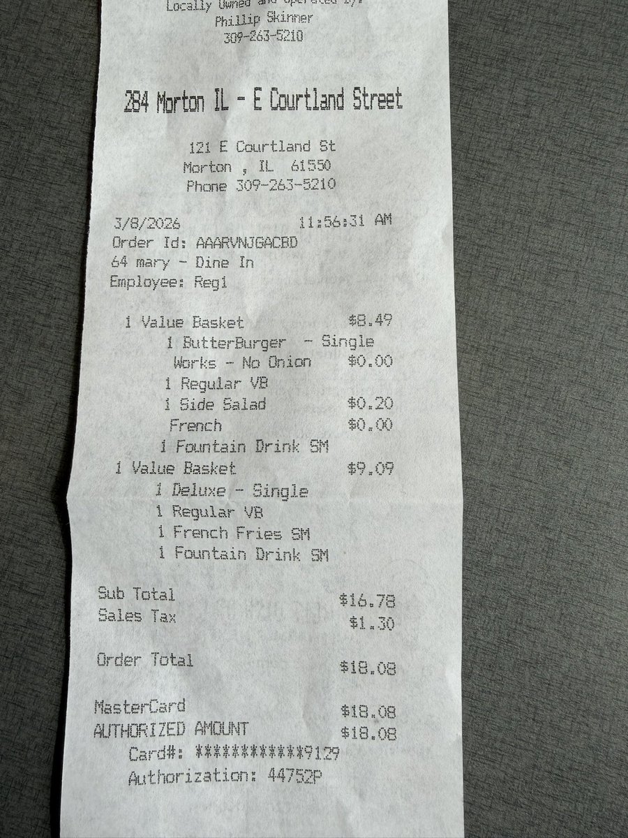 MBPederson's tweet photo. Can you explain why the reduction in price from a medium VB to a small VB isn’t shown on a receipt @culvers?  I think we were charged correctly, but $0.60 and $0.20 deductions aren’t visible. VB price listed as $4.40. https://t.co/vXkGs1ux7a