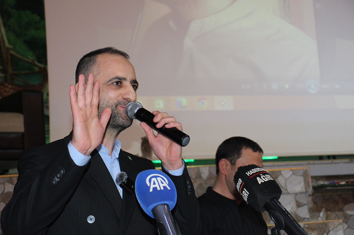 🗣️Parti Sözcümüz sayın Serkan Ramanlı beyefendi İl Teşkilatımız tarafından organize edilen iftar programına katıldı.

🔰Ramanlı; "Epsteinci siyonist haydutlar, İslam beldelerini bombalıyor. Kız çocukları başta olmak üzere herkesi hedef tahtasına oturtuyor" 

#HÜDAPAR