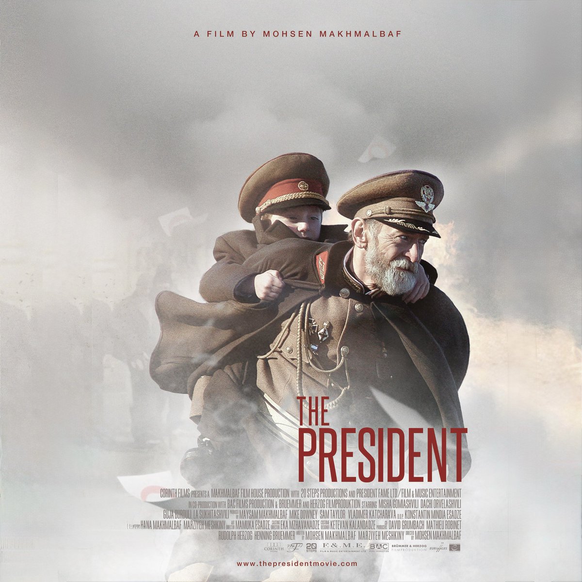 • “Taht yıkılır ama yüzleşme kaçınılmazdır.” Mohsen Makhmalbaf’ın yönettiği The President, devrilen bir diktatörün torunuyla birlikte kimliğini gizleyerek ülkeden kaçmasını anlatıyor. 🌟 Önerilir. #ThePresident