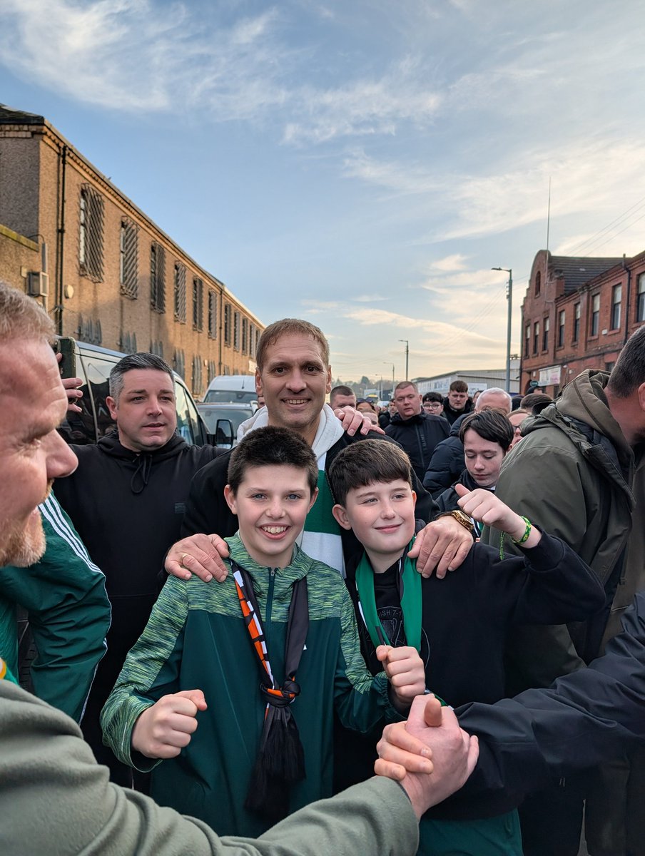 morrow1967's tweet photo. What a fucking day Leon's first Ibrox ( probably last 😂 ) outstanding forever and ever 💚🍀 #Cavy7-1 THE CAVY, THE CAVY , THE CAVY 7-1🍀🍀💚💚💚 @rsmorrow1964 https://t.co/K2p1IscQtp