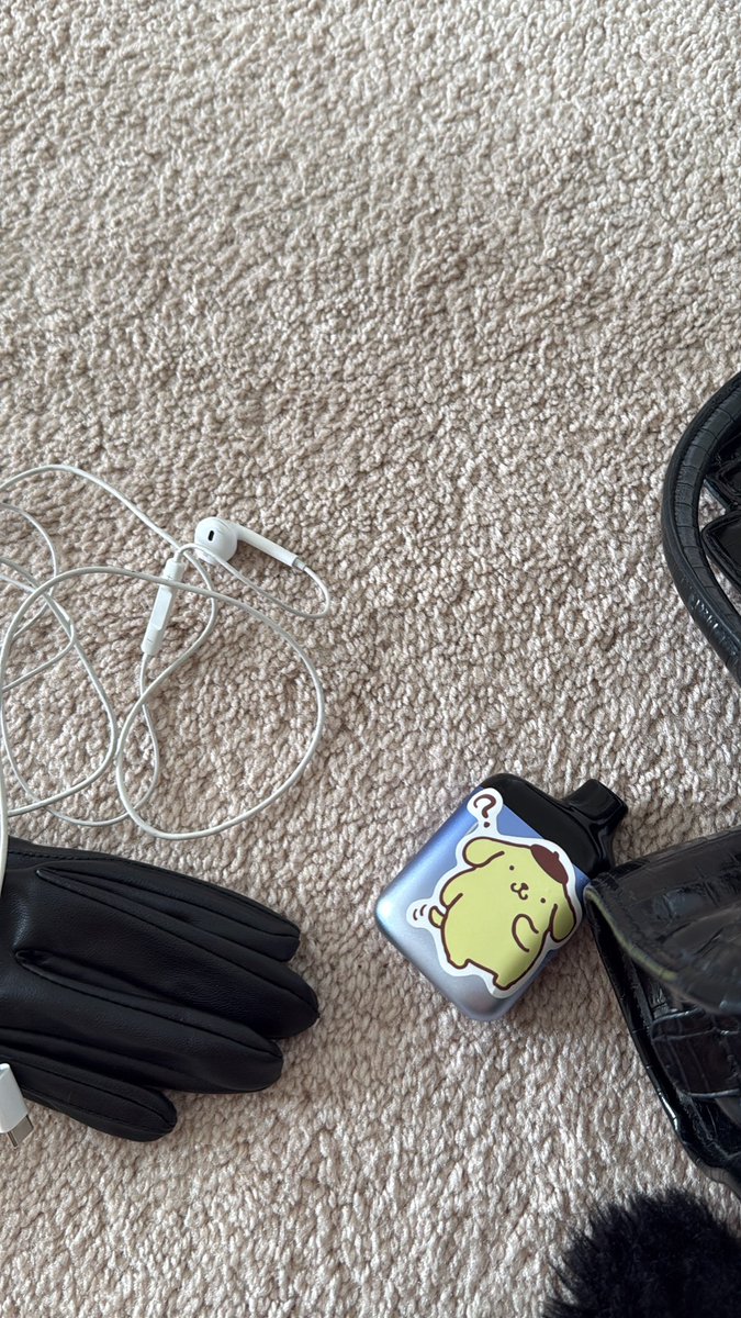 evuskitteh's tweet photo. yes i add stickers to all my vapes ^_^ https://t.co/mdiZ7QGAWd