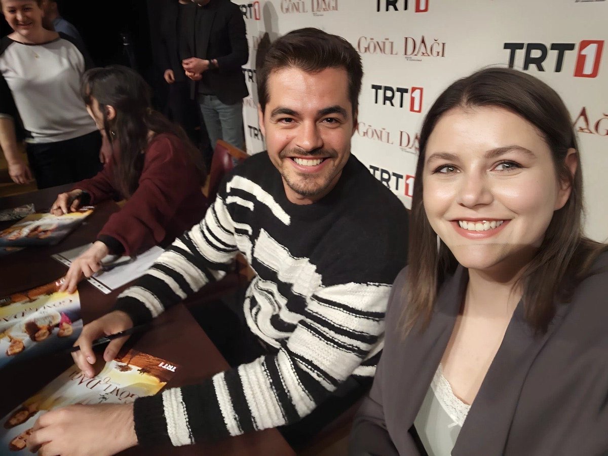 mycapella01's tweet photo. Berk Atan &amp; Melis Sevinç 💫

#GönülDağı • #SelTan https://t.co/hXWxgwoVhj