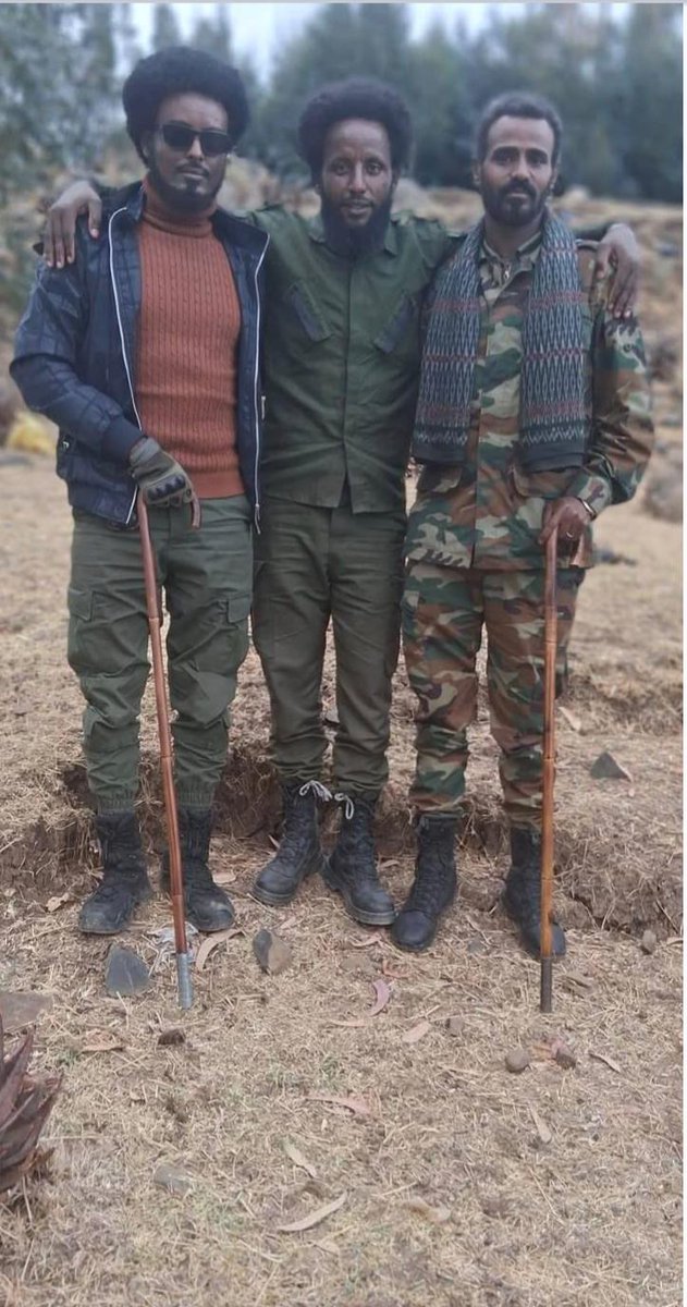 Asebeshoa's tweet photo. ቢያድለን እንዳባቶቻችን ብልሆች ብንሆን ኖሮ አስቀድመንም በመካከላችን ልዩነት ባልተፈጠረ ነበር። ቢሆንም በመካከላችን የገባውን ሴጣን ወደጎን ብለን እራሳችን መክረን አንድ መሆን መቻላችን ባባቶቻችን ልክ ጠንቃቆች ባንሆንም የለየላቸው ከንቱዎች ሆነን እንዳንቀር ማንንም ከመሃል ሳናስገባ በራሳችን አንድ መሆን መቻላችንም እንደ ሸዋ በጣም የሚያኮራን ቀን ነው።
አሁንም ዝንጋታውን ትተን አንድነታችን እንዲዘልቅ ነቅተን እንጠብቅ ፣ የሰይጣን መግቢያውን ቀዳዳውን እንድፈን
እንኳን ደስ ያለን!