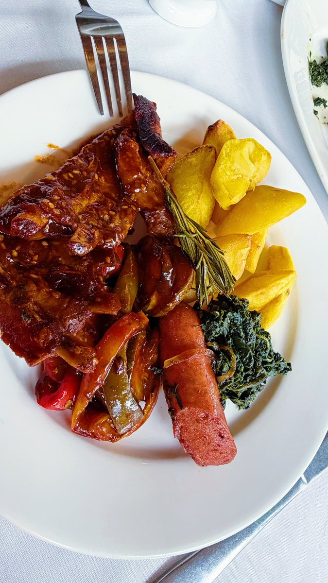 𝒽ℯ𝓁𝒾𝓊𝓂 tweet media