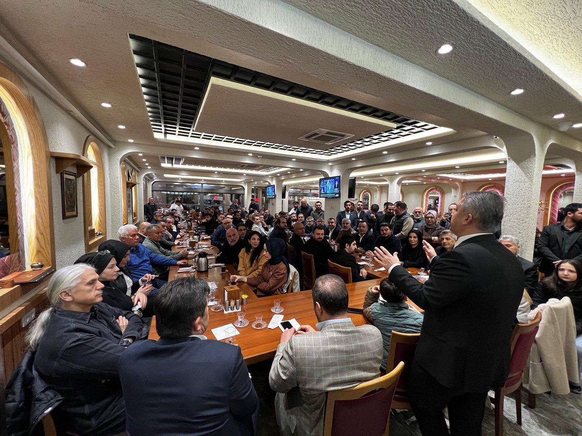 isamesihsahin's tweet photo. Ne mutlu vefayı baş üstünde tutanlara, dostluğu yaşatanlara… 

Dün gece “Vefa Buluşmamıza” katılan tüm dostlarımıza teşekkür ediyorum. 

İyi ki sizin gibi dostlarımız var.🙏 https://t.co/bKjLVNK568