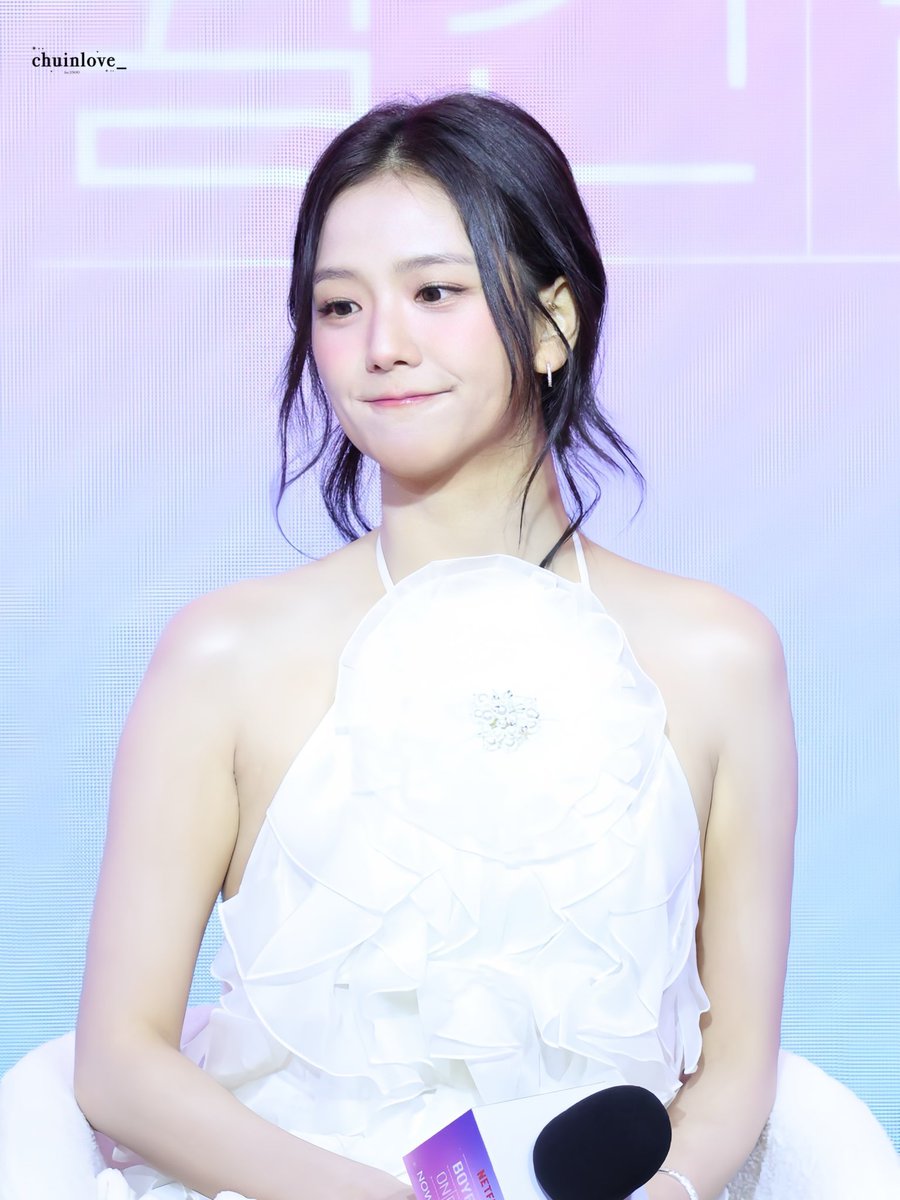 Jisoo ☆ tweet media