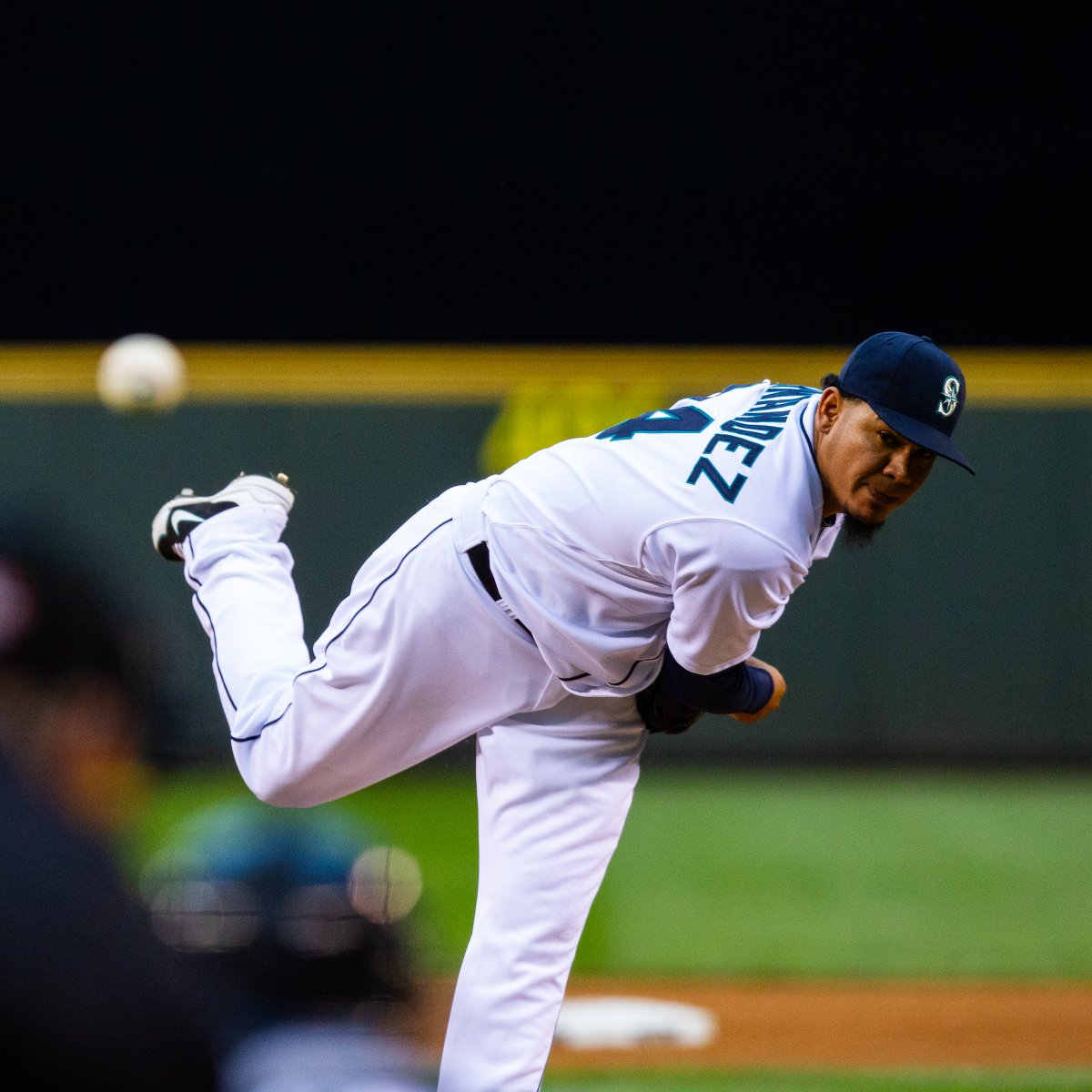 MarinersPR's tweet photo. 16 Days Until Opening Day!

1⃣6⃣: Félix Hernández went 7.0+ innings while allowing 2-or-fewer runs in 16 consecutive games from May 18-Aug. 11, 2014, which stands as an @MLB record. #Mariners50

🔗 https://t.co/aPWC7mfwga