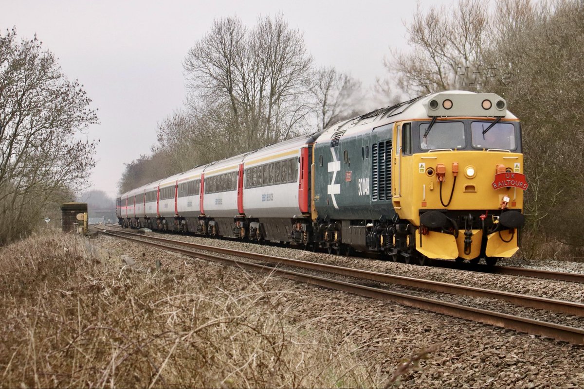HiPa125's tweet image. #EnglishElectric BR #LargeLogo #Class50 50049 ‘Defiance’ powering UK Railtours, 1Z50 0842 Watford Junction &amp;gt; Derby, ‘The Derby Express’ towards Sunnyhill