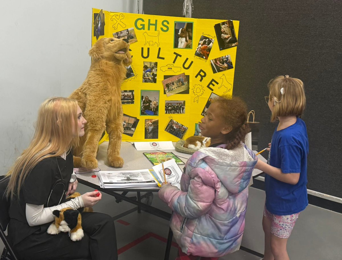 GallatinFFA's tweet photo. Last week Aislinn and Hailey attended Union Elementary’s Career Day to talk with students about the many exciting careers in Agriculture. https://t.co/LGeVeqgISe