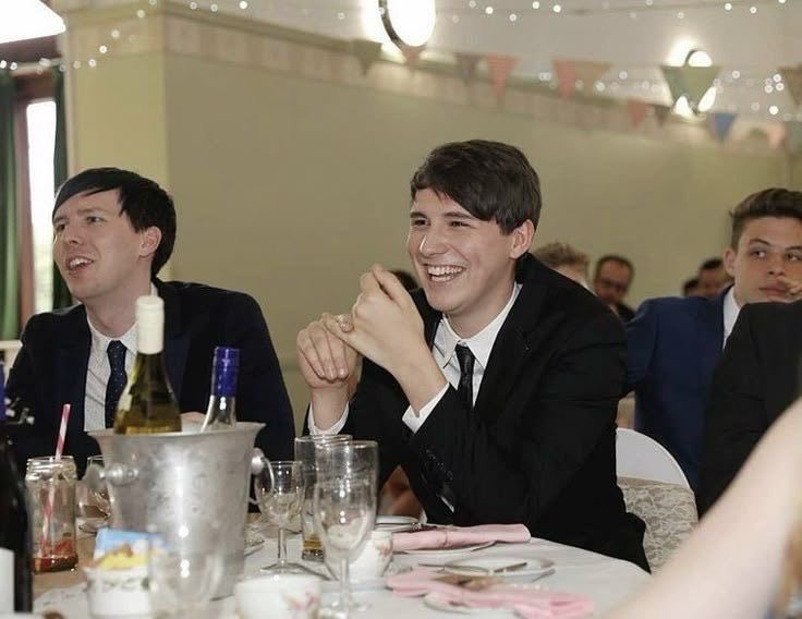 couragetoexist_'s tweet photo. oh yeah that’s my uncle phil and his roommate of 16 years at my quinceañera in 2016 https://t.co/7m7KSH4HbR