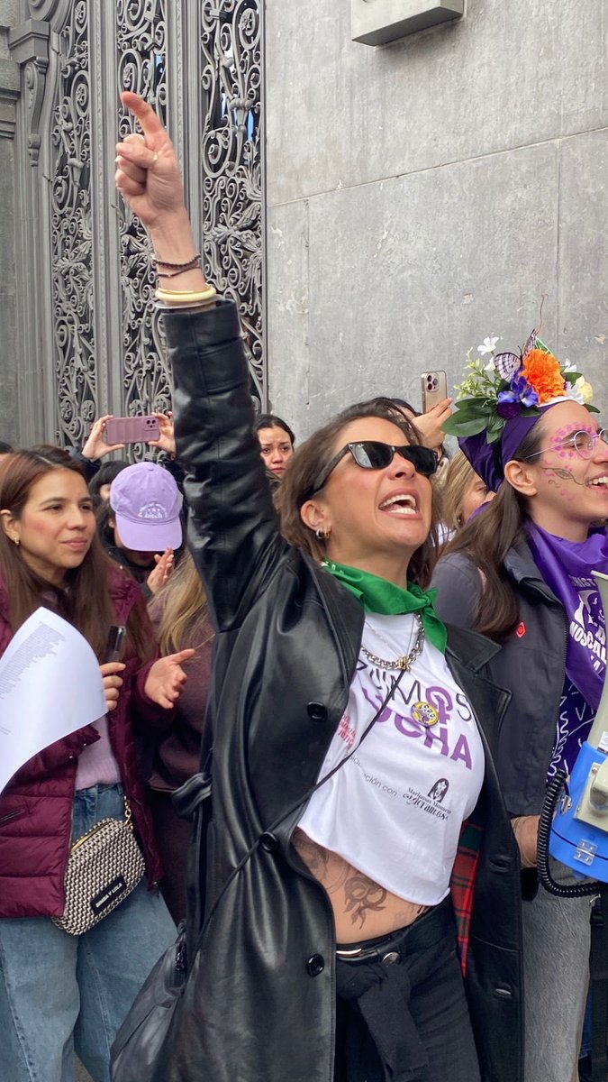 Ana Katiria Suárez en el #8m de Madrid para seguir defendiendo los derechos de todas las mujeres 

 ✊💜🔥