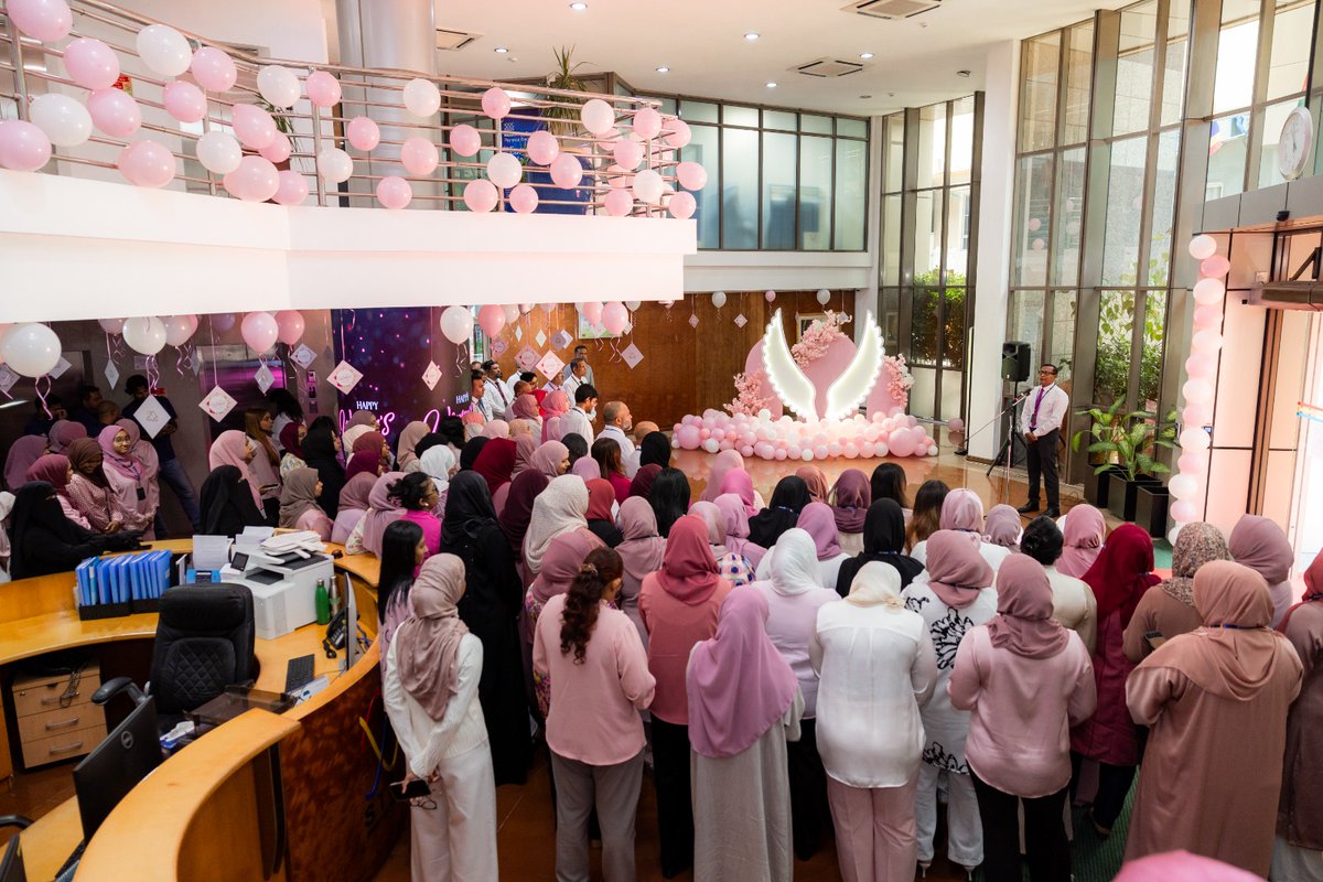 އަންހެނުންގެ ދުވަސް ފާހަގަކުރުމުގެ ގޮތުން މިއަދު މި ކުންފުނީގައި ވަނީ ޙާއްސަ ޙަފްލާއެއް ބާއްވާފަ. މި ޙަފްލާގައި ކުންފުނީގެ އަންހެން މުވައްޒަފުންނަށް ދުވަހުގެ ތަހުނިޔާ ކިޔައި، އެ މުވައްޒަފުންގެ އަގުހުރި މަސައްކަތް ވަނީ ފާހަގަކޮށްފަ.