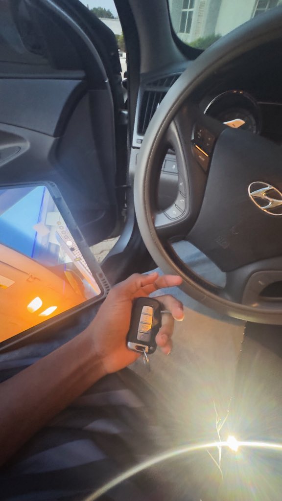 whizz 🍫 tweet media