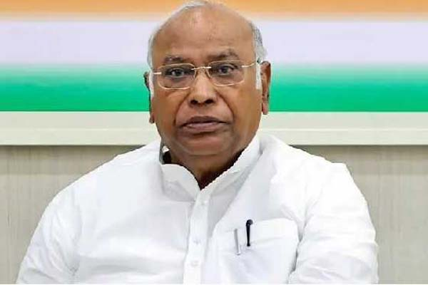 hindsamachar3's tweet image. خواتین کے ساتھ برابری سے ہی حقیقی ترقی ممکن : کھرگے
👇👇👇👇👇
hindsamachar.in/national-news/…
#GenderEquality #WomenEmpowerment #TrueProgress #EqualityForAll #Kharge