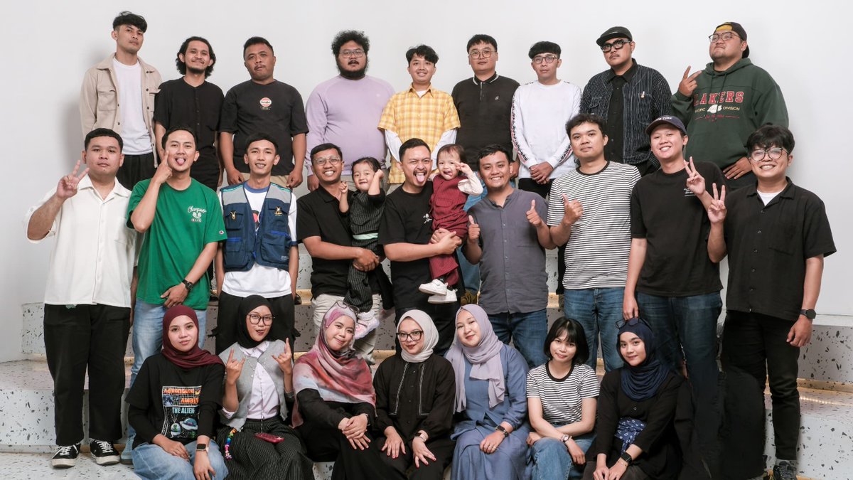 MANURE_SQUAD's tweet photo. Bandung 8 Maret 2026 

Semakin tua circle pertemanan kita pasti semakin mengecil, doa nya sekarang semoga semakin kecil circle kita, selalu ada kalian di dalamnya

Sehat sehat barudak, gede milik, gede huap, asal ulah gede hulu https://t.co/EZDPnrrJPH