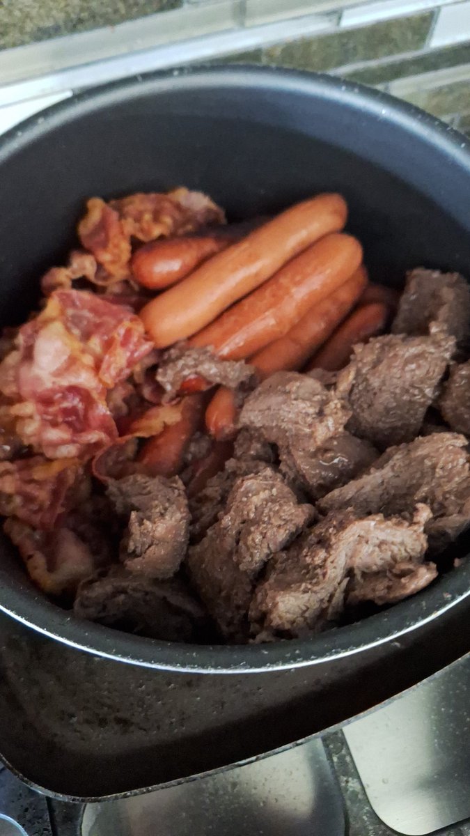 Desayunito ligero ....🥩🥓🍳