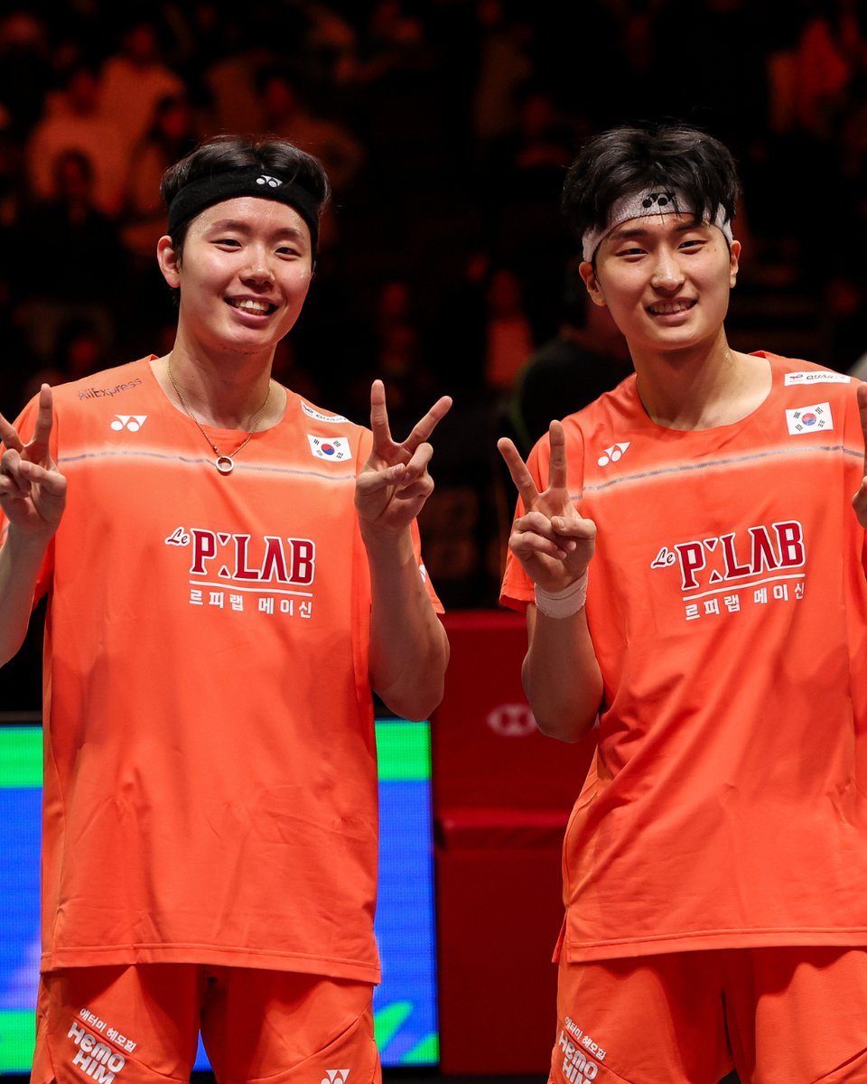 YonexAllEngland's tweet photo. The first time was so nice, they had to do it twice! ✌️

Kim Won Ho &amp; Seo Seung Jae celebrating their second YONEX All England title! 🇰🇷

📸

#YAE26 #Yonexallengland https://t.co/CEB99nLYP2