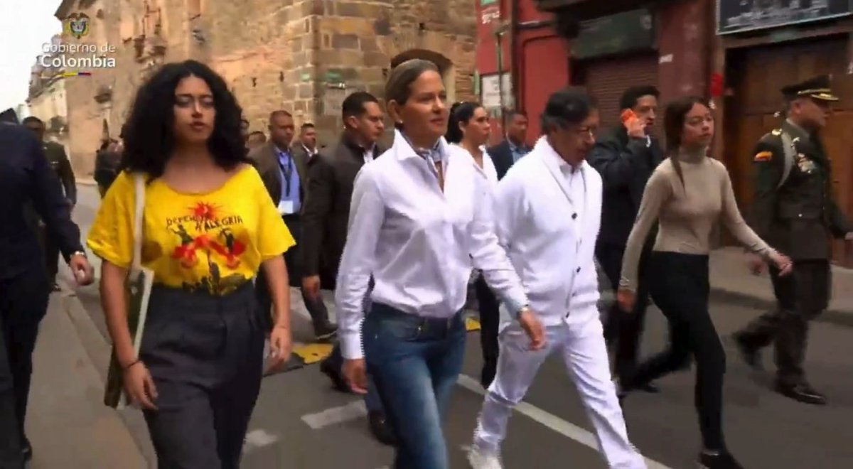 Cuánta plata le habrá sacado Verónica a Petro y la nación en esta visita ?