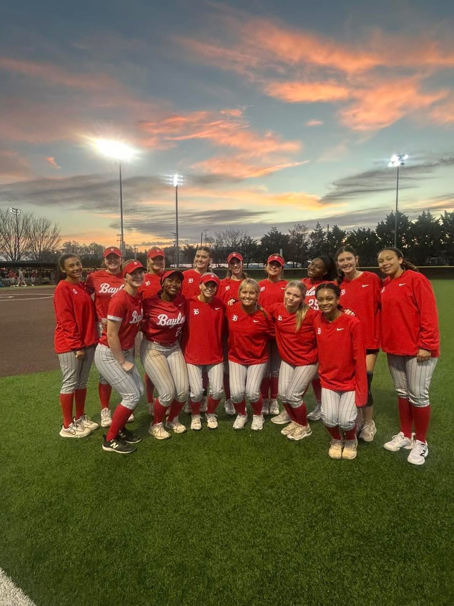 RyleeJasper2027's tweet photo. Pretty good opening weekend for us. We went 3-1 playing some though teams from TN and AL. I went 2-0 in the circle, backed up by some amazing defense. Headed to Silverdale on Tuesday. Let’s go!  #GBR https://t.co/pmzesICfsi