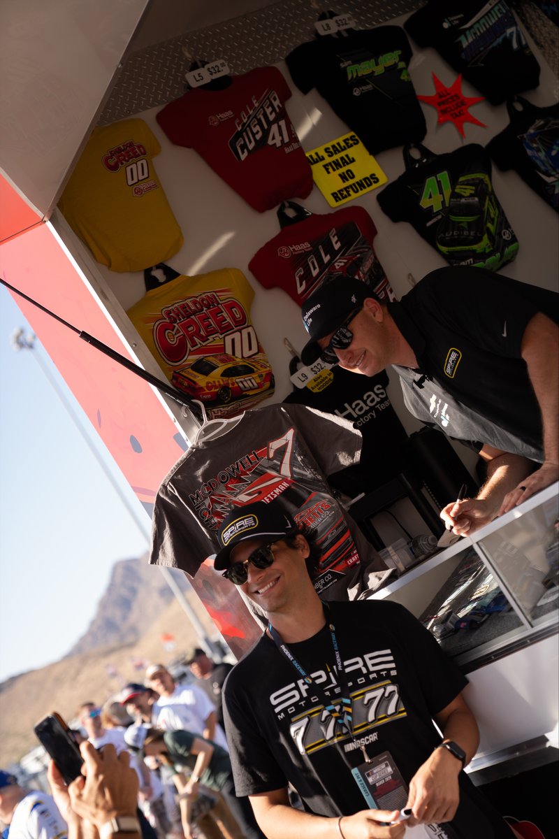 Phoenix Raceway tweet media