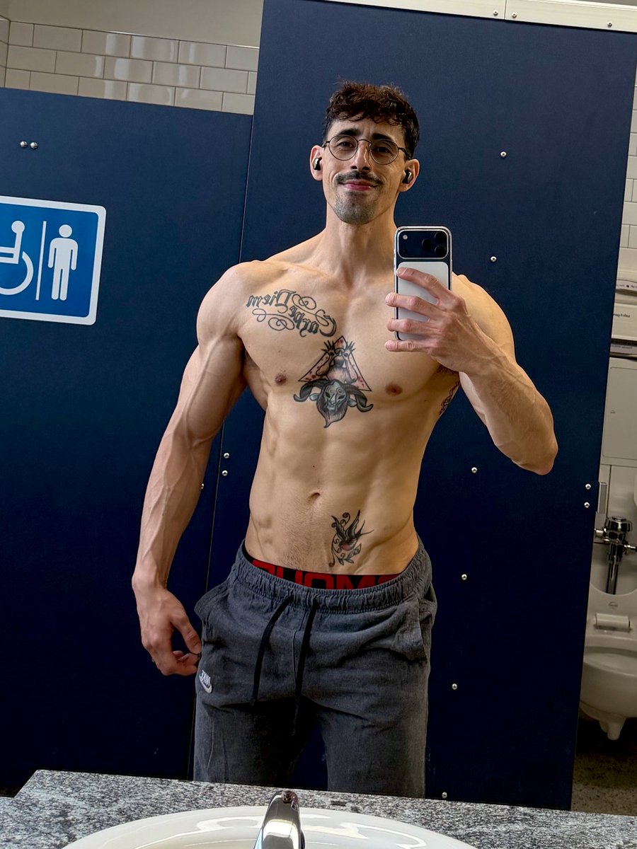 jxime's tweet photo. ok body was tea at the gym today https://t.co/9SUx1O3S0m