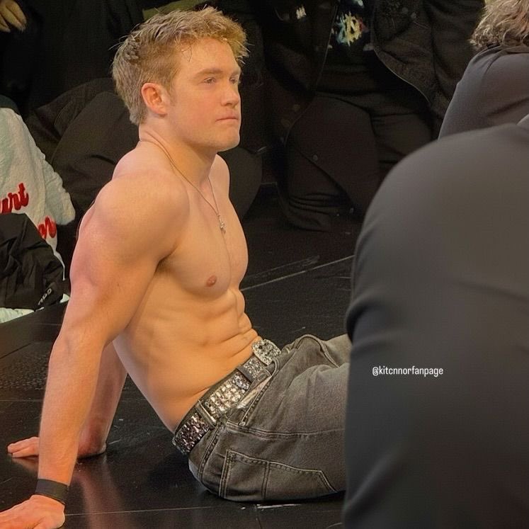 MEN MAGAZINE tweet media