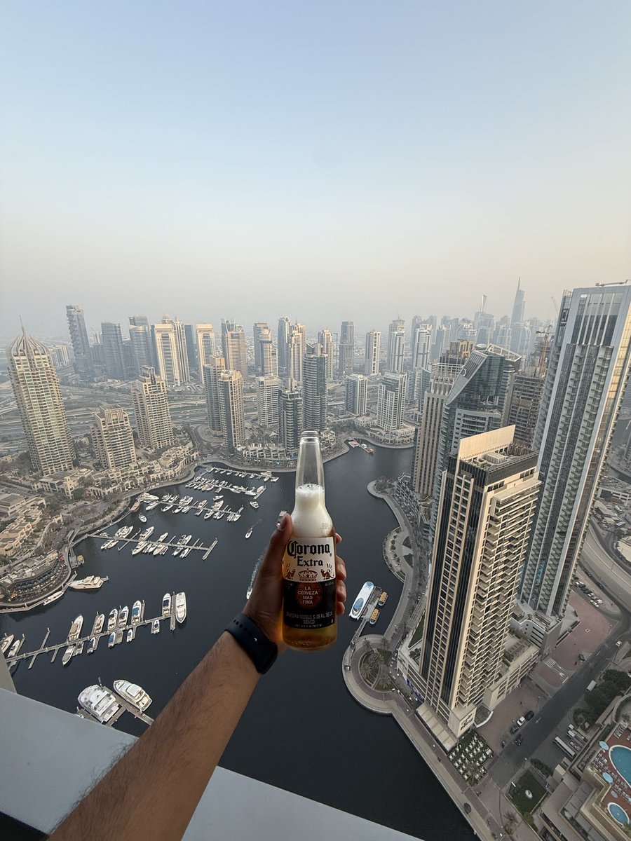 KdawgRa's tweet photo. @Vishwash__ @Degenking997 @MDXcrypto From the 44th floor of Cayan… pretty insane! https://t.co/lsyNcMSEAo