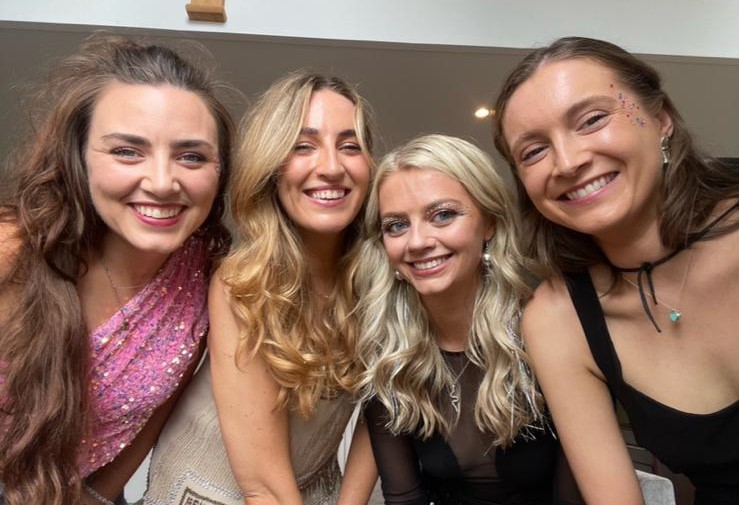 LiveLoudDonateProud tweet media