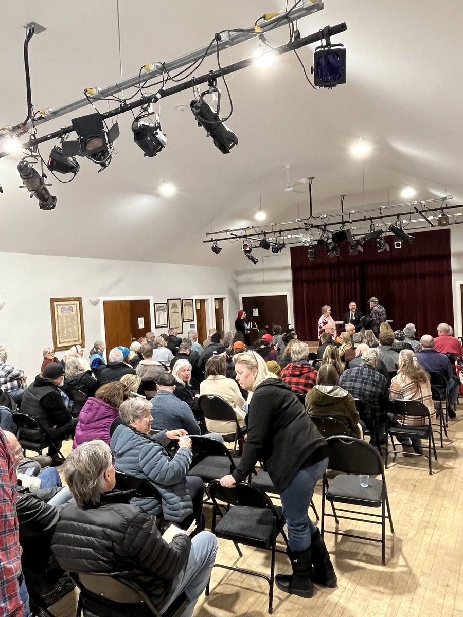 MFoxtonLF's tweet photo. Attended Sharbot Lake town hall Sat to hear residents’ concerns re Alto. The gravity &amp; impact on residents was heard loud &amp; clear. Community discussion was greatly appreciated. Thanks Councillor Nicki Gowdy! We can make a difference - keep sharing your concerns on the Alto site. https://t.co/aOfAoQixyb