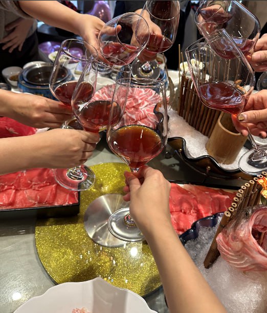 lucy_043's tweet photo. A special Women’s Day dinner with my amazing friends cheers to strong women and unforgettable memories! 🥂 https://t.co/4ZgfHGFt9Q