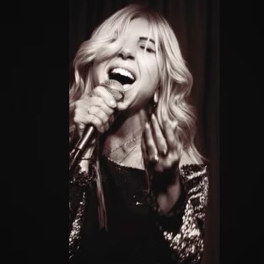 ElizaNealsRocks's tweet photo. 🎤#InternationalwomansDay celebrating today with all the
❤️fabulous ladies❤️#internationalwomensmonth #elizaneals #modernblues #QueenoftheNile 👑 https://t.co/lcUVBPvRpZ